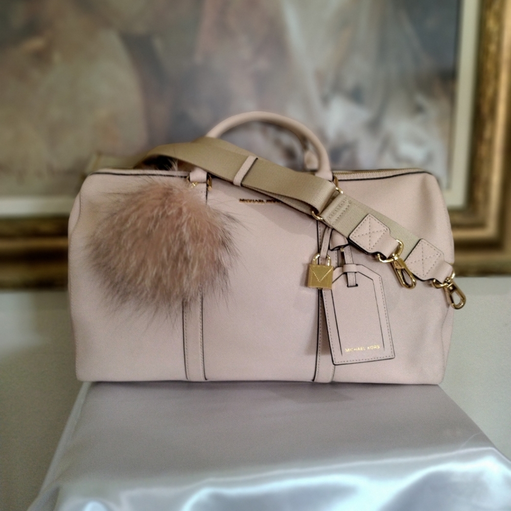 Michael Kors Soft Pink Weekender - Picture 6 of 13